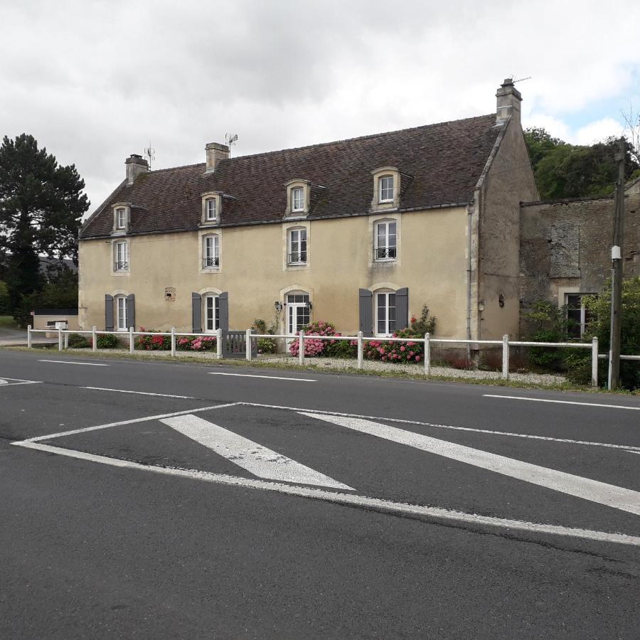 Bellengreville  Grange Dans Ancien Corps De Ferme酒店 外观 照片